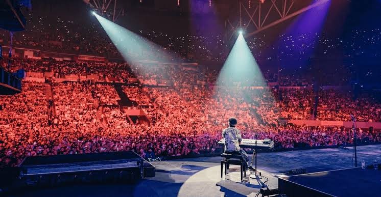 Why Fans Keep Coming Back 1 - Bruno Mars UK Shop
